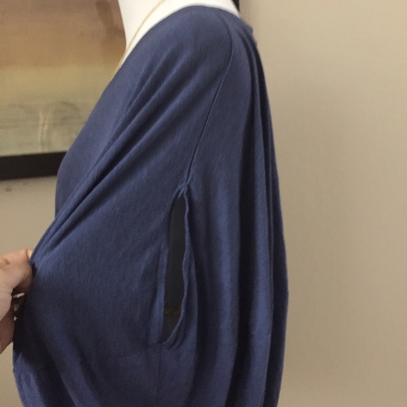 SOLD. Trendy  slouchy blue top size small - Picture 2 of 4