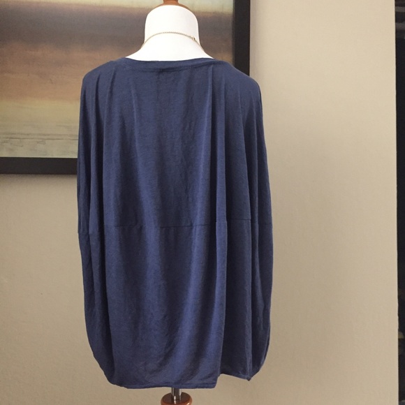 SOLD. Trendy  slouchy blue top size small - Picture 3 of 4