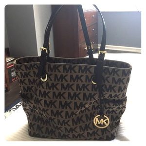 Michael Kors Messenger Bag