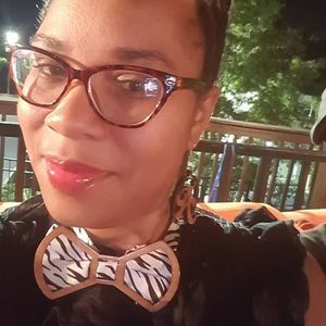 Meet your Posher, Ayanna