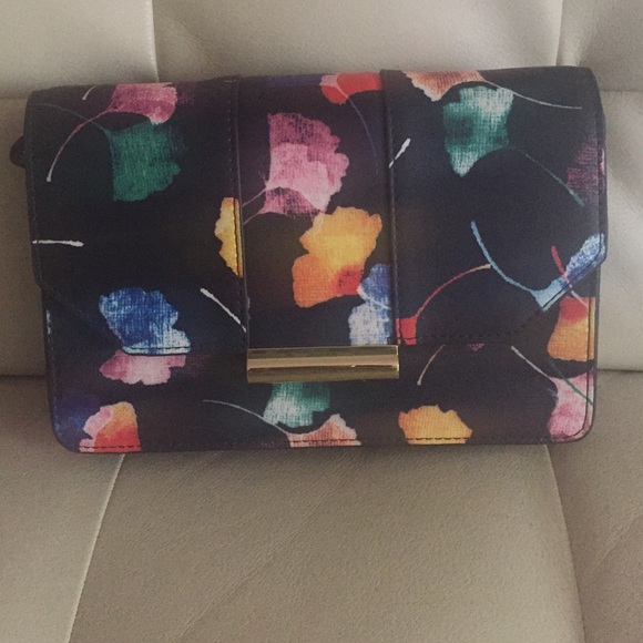 The Limited clutch with detachable strap