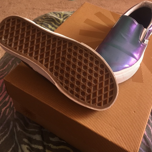 Vans - Picture 2 of 4