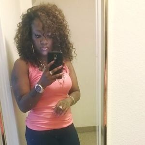 Meet your Posher, Courtnee
