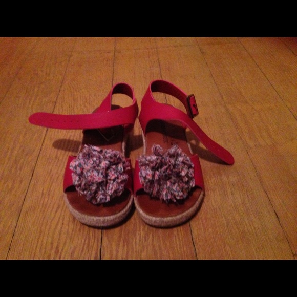 Tucker + Tate size 8 1/2  pink with flower - Picture 1 of 2