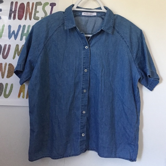 Everlane short sleeved chambray button down