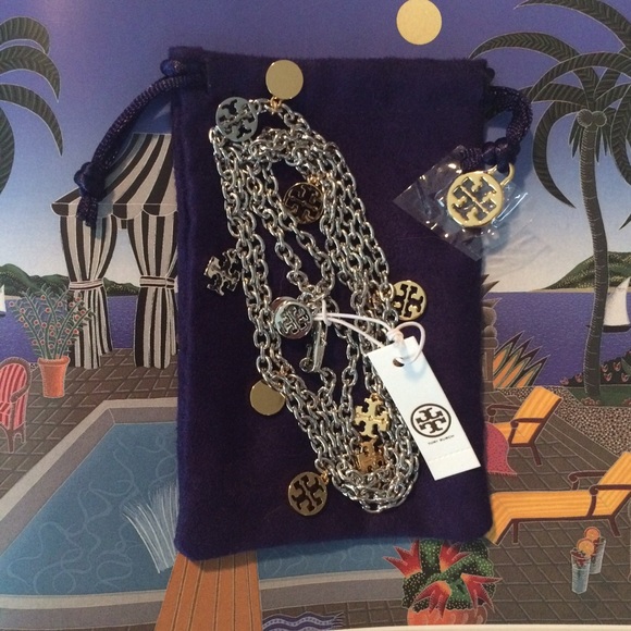 ✨TORY BURCH✨ Logo Charm Rosary Necklace - Picture 3 of 4