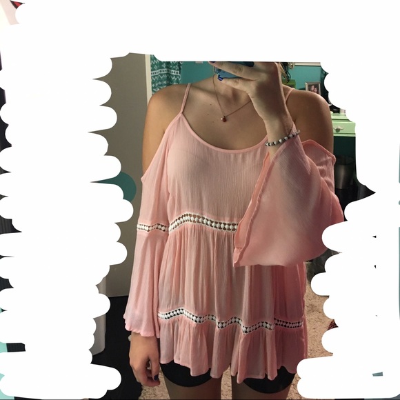 Cute pink no shoulders shirt!