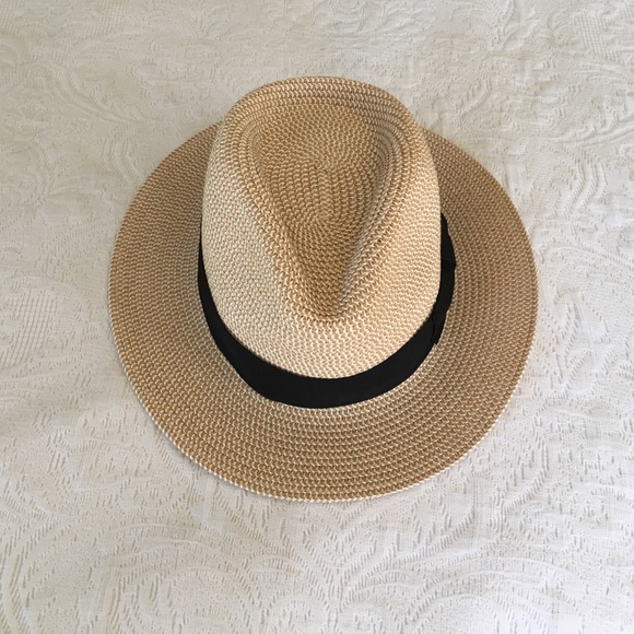 Nordstrom Accessories - Beach hat