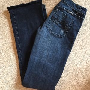 Cowgirl Tuff jeans. Diva style.