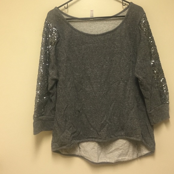 3 quarter length sweatshirt with sequins sleeves