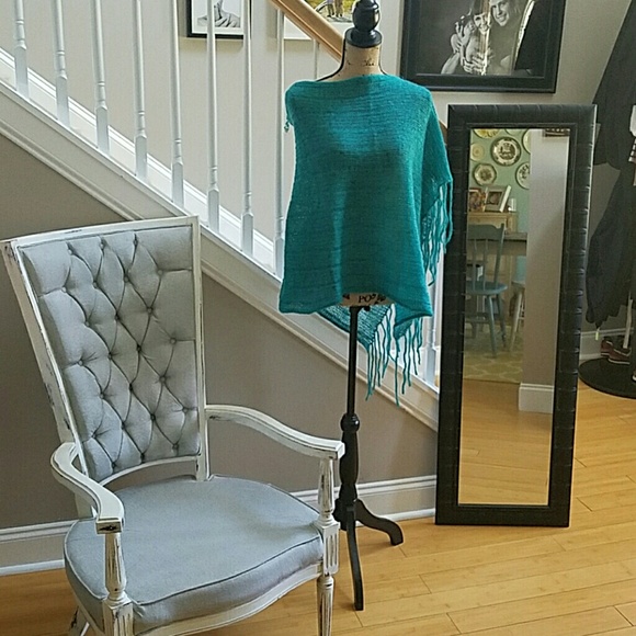Poncho/ Shawl, sweater