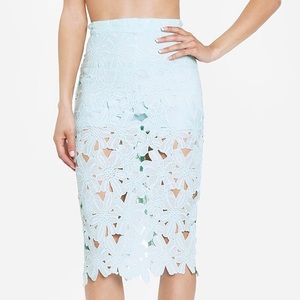 DAILYLOOK Venise Lace Midi Skirt in Mint