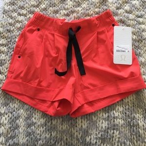 NWT Lululemon Spring Break Away Short
