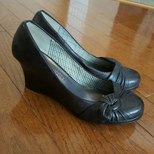 Chocolate brown wedges