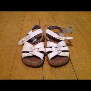 White salt water size 7