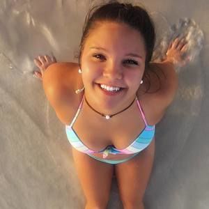 Meet your Posher, Chloe