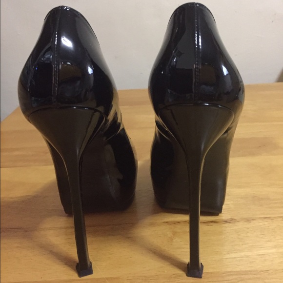 Black Patent Leather YSL pumps - Picture 2 of 4