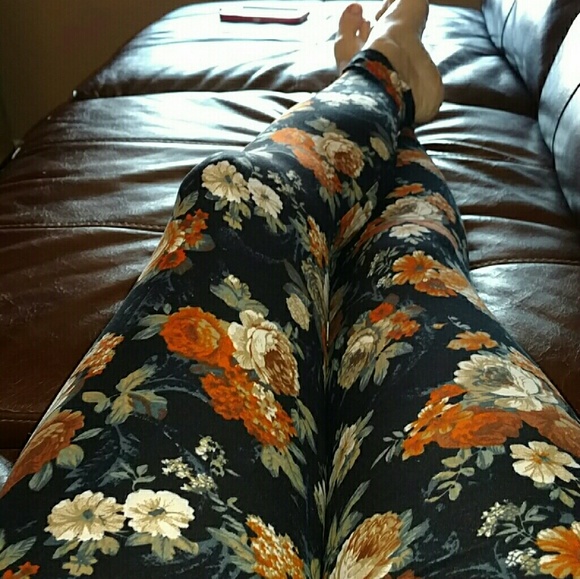 LAST 1 🦃 PLUS SIZE * SOFT Fall Floral - Picture 2 of 3