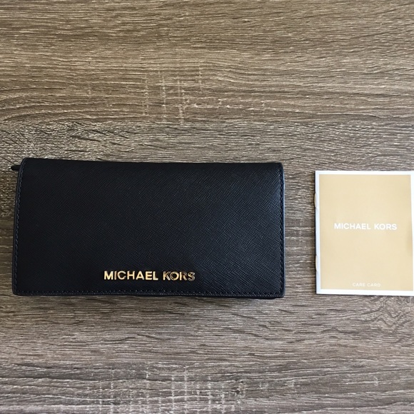 Michael Kors Jet Set Saffiano Travel Wallet