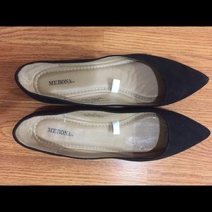 Black pointy flats
