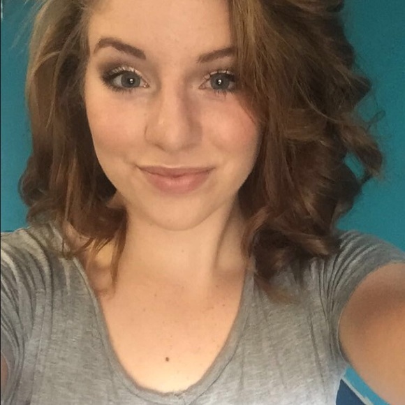 Meet your Posher, Julia - Picture 1 of 1