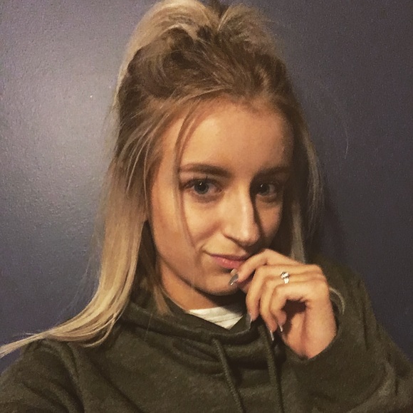 Meet your Posher, Ashley