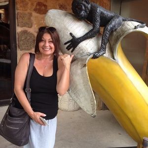 Meet your Posher, Laurie