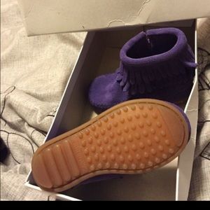 ***SOLD***Minnetonka boots toddler size 7