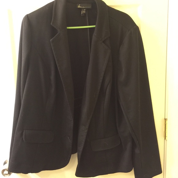Black LB suit coat. sz. 24