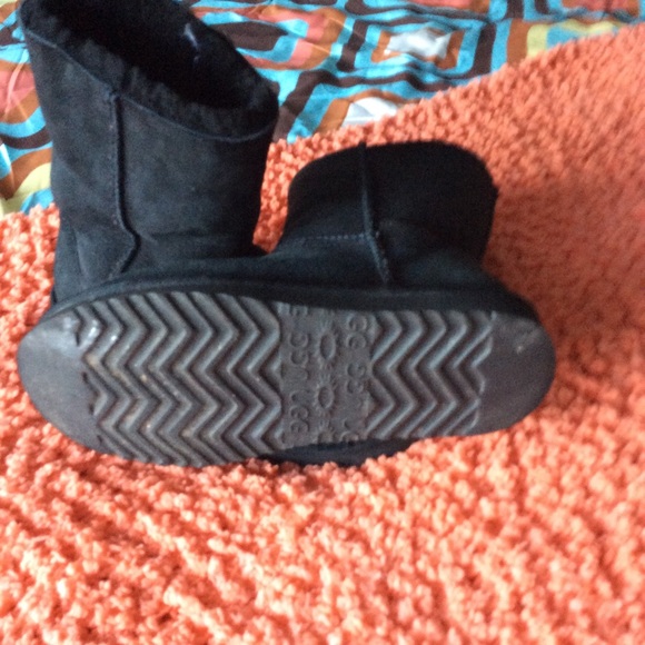 5 Pair UGG short Boots for $125