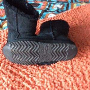 5 Pair UGG short Boots for $125
