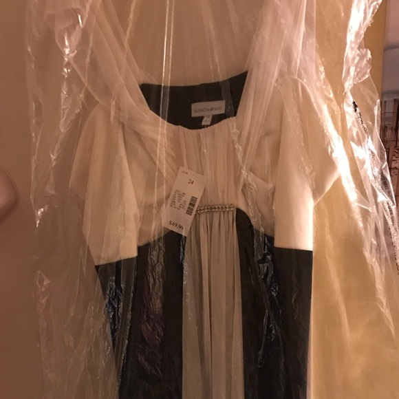 Plus black and white dress. GORGEOUS. Size 24