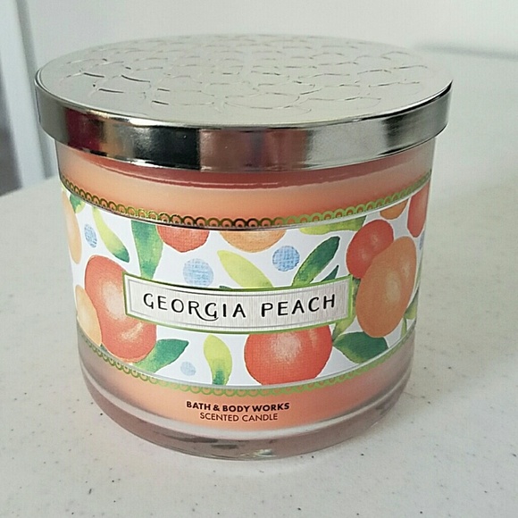 Bath & Body Georgia Peach Candle