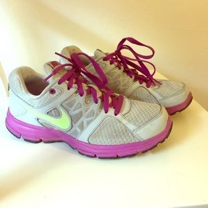 Nike Relentless 2 Size 8.5 BARLEY WORN