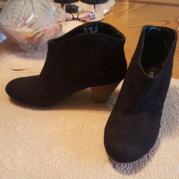 Black   booties
