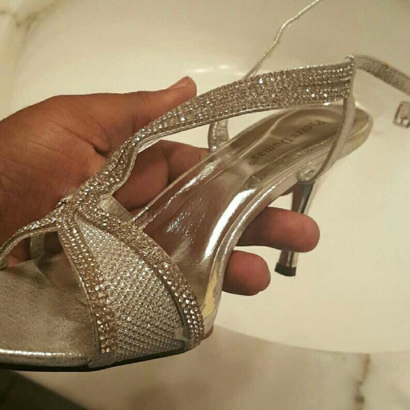 Silver heels - Picture 3 of 3