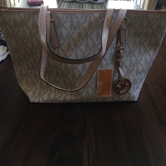 Brand new Purse
