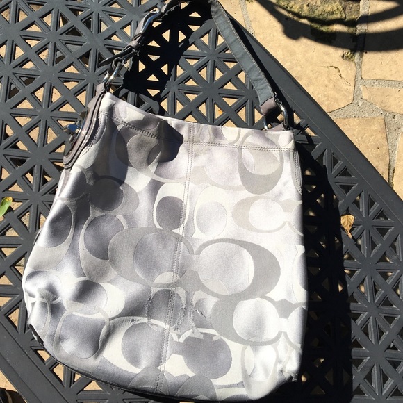COACH SIGNATURE LOGO HOBO HANDBAG IN SILVER+GRAY