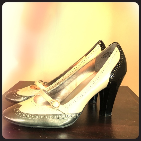 Anne Klein Patent Leather Retro Heels