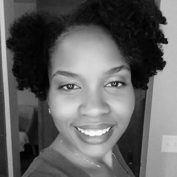 Meet your Posher, Tia