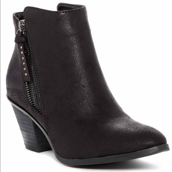 Faux fur lined booties