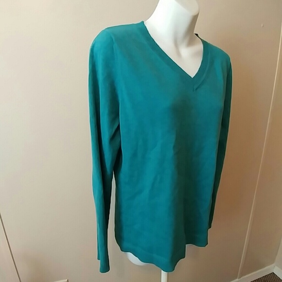Croft & Barrow V-neck teal sweater size M NWOT