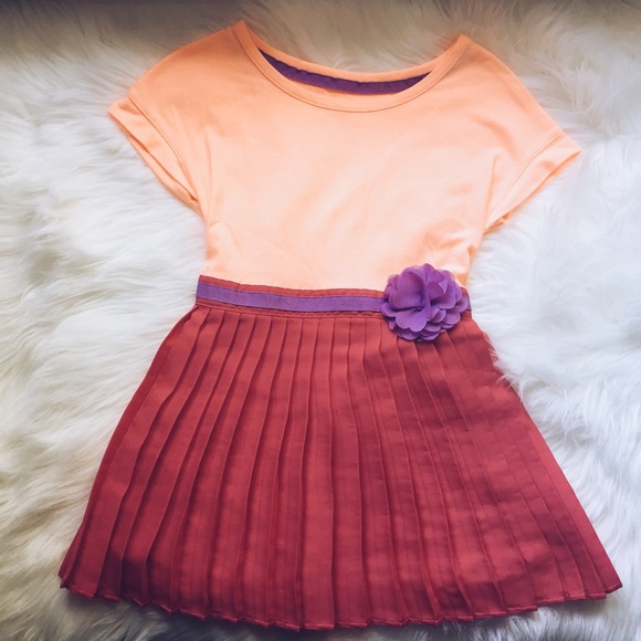 Cherokee • Sweet Dress - Picture 2 of 3