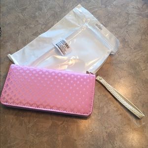 Clutch-larger than wallet size