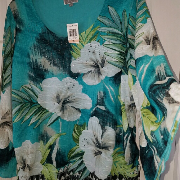 NWT Tropical feel top