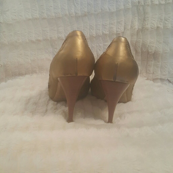 Burberry high heels - Picture 2 of 4