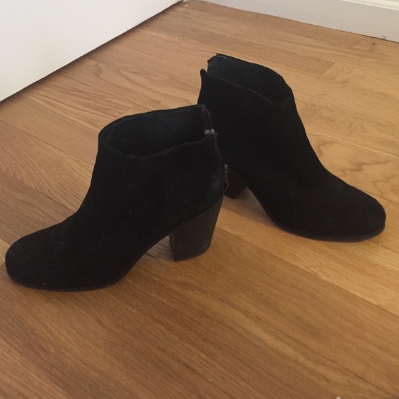 Vince Camuto black suede booties