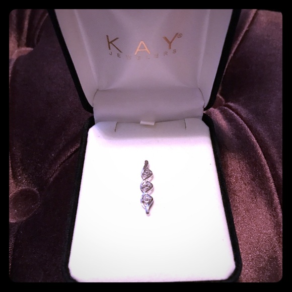 Kay Jewelers white gold and diamond pendant