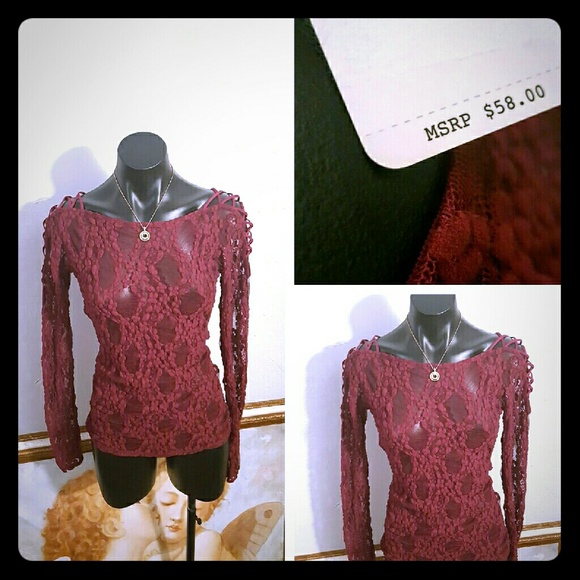 ~ Lace off-shoulder FreePpl Top