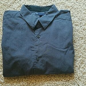 Gap long sleeve button up shirt